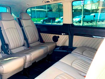 Салон микроавтобуса для аренды MERCEDES VIANO
